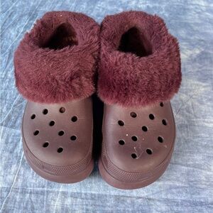 CROCS Furever Crush Lined Platform Clogs in Dark Cherry Sz 7